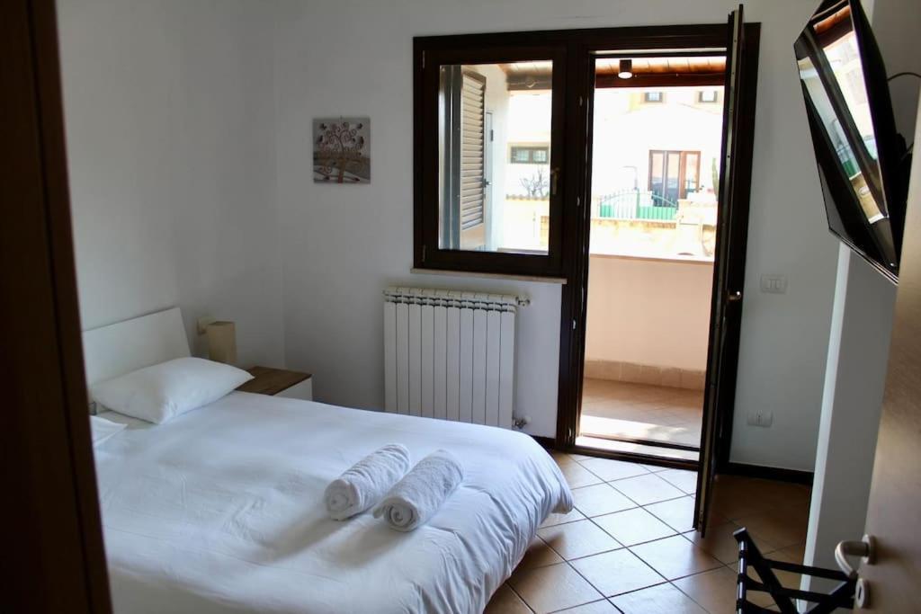 The Garden House Fco, Self Check In And Free Private Parking Lejlighed Fiumicino Eksteriør billede